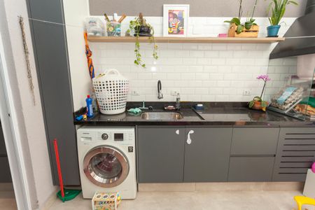 Casa à venda com 120m², 3 quartos e 2 vagasÁrea de Serviço