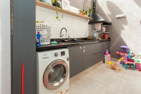 Casa à venda com 120m², 3 quartos e 2 vagasÁrea de Serviço