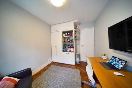 Apartamento à venda com 135m², 3 quartos e 3 vagas Apartamento à venda com 135m², 3 quartos e 3 vagasQuarto