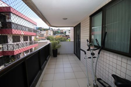 Apartamento à venda com 115m², 3 quartos e 1 vagaVaranda