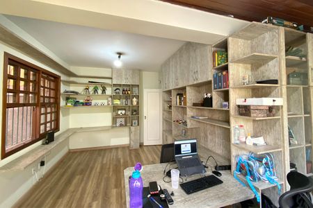 Casa para alugar com 537m², 4 quartos e 3 vagas Casa para alugar com 537m², 4 quartos e 3 vagasQuarto 2