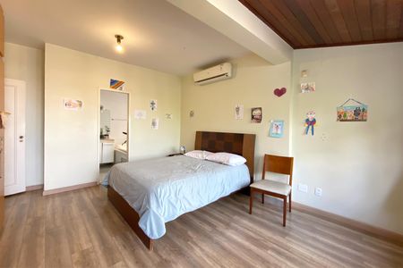 Casa para alugar com 537m², 4 quartos e 3 vagas Casa para alugar com 537m², 4 quartos e 3 vagasSuite