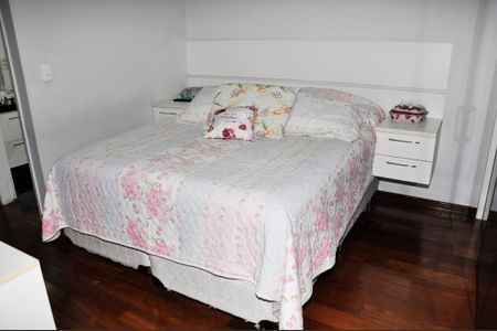 Apartamento à venda com 92m², 3 quartos e 1 vaga Apartamento à venda com 92m², 3 quartos e 1 vagaSuíte