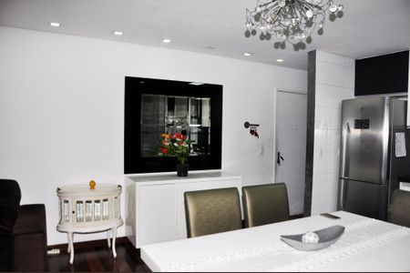 Apartamento à venda com 92m², 3 quartos e 1 vaga Apartamento à venda com 92m², 3 quartos e 1 vagaSala de Jantar