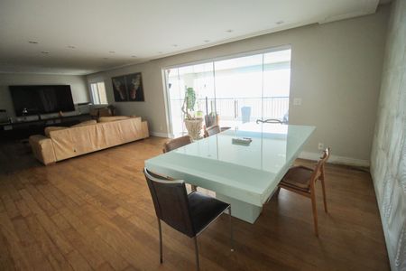 Apartamento à venda com 210m², 3 quartos e 2 vagasSala