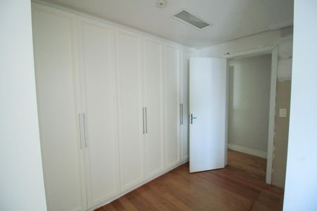 Apartamento à venda com 210m², 3 quartos e 2 vagasSuíte