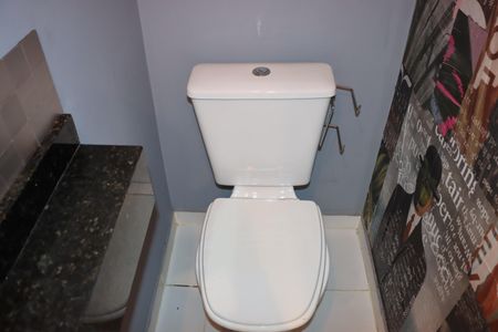 Lavabo de casa de condomínio para alugar com 2 quartos, 70m² em Rua dos Cravos, 113, Cotia