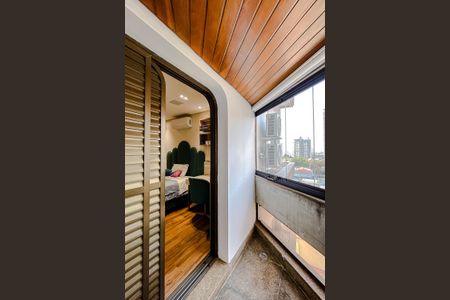 Apartamento à venda com 300m², 4 quartos e 4 vagas Apartamento à venda com 300m², 4 quartos e 4 vagasVaranda da Suíte 2