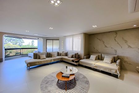 Apartamento à venda com 300m², 4 quartos e 4 vagas Apartamento à venda com 300m², 4 quartos e 4 vagasSala