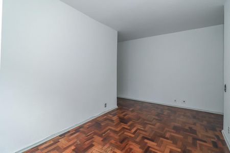 Sala de apartamento para alugar com 1 quarto, 46m² em Passo D’areia, Porto Alegre