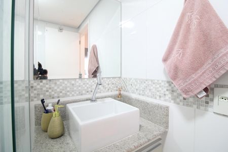 Apartamento à venda com 72m², 3 quartos e 2 vagasBanheiro Social