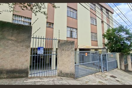 Apartamento para alugar com 81m², 2 quartos e 1 vagaFachada
