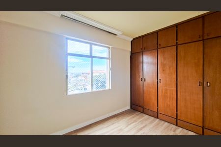 Apartamento para alugar com 81m², 2 quartos e 1 vagaQuarto