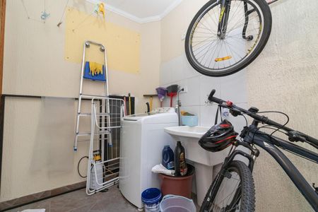 Casa de condomínio à venda com 53m², 3 quartos e 1 vagaÁrea de Serviço