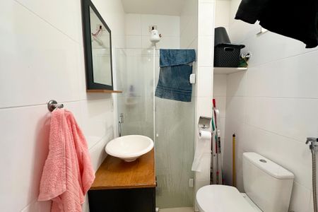 Banheiro Social de apartamento à venda com 1 quarto, 27m² em Centro, Rio de Janeiro