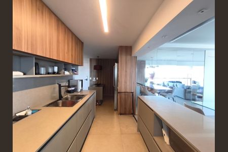 Apartamento à venda com 149m², 3 quartos e 2 vagas Apartamento à venda com 149m², 3 quartos e 2 vagasCozinha