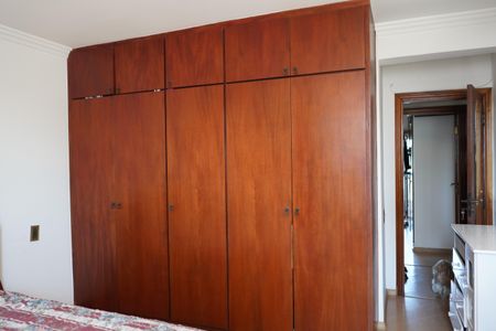 Apartamento à venda com 160m², 3 quartos e 1 vagaQuarto 2