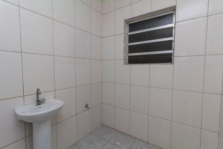 Banheiro de casa para alugar com 1 quarto, 48m² em Limoeiro, São Paulo