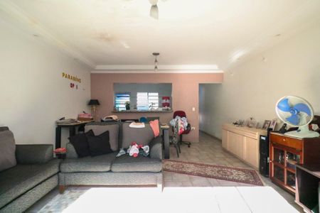 Casa para alugar com 200m², 4 quartos e 3 vagas Casa para alugar com 200m², 4 quartos e 3 vagasSala