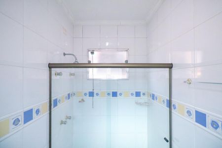 Casa para alugar com 200m², 4 quartos e 3 vagas Casa para alugar com 200m², 4 quartos e 3 vagasBanheiro da Suíte 2