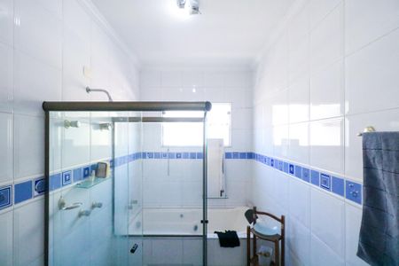 Casa para alugar com 200m², 4 quartos e 3 vagas Casa para alugar com 200m², 4 quartos e 3 vagasBanheiro da Suíte 1