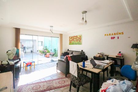 Sala de casa para alugar com 4 quartos, 200m² em Campestre, São Caetano do Sul