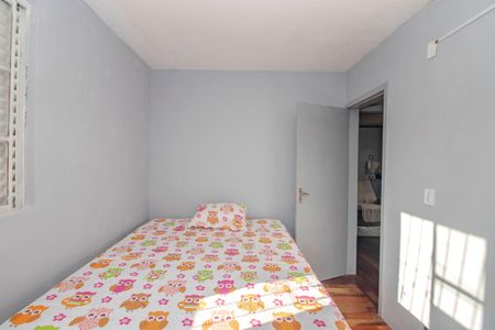 Quarto 2 de apartamento para alugar com 2 quartos, 43m² em Rubem Berta, Porto Alegre
