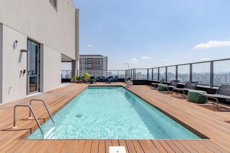 Studio à venda com 27m², 1 quarto e 1 vaga Studio à venda com 27m², 1 quarto e 1 vagaPiscina