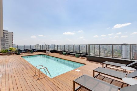 Studio à venda com 27m², 1 quarto e 1 vaga Studio à venda com 27m², 1 quarto e 1 vagaPiscina