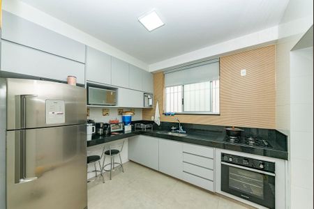 Apartamento à venda com 175m², 3 quartos e 2 vagas Apartamento à venda com 175m², 3 quartos e 2 vagasCozinha
