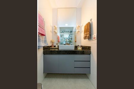 Apartamento à venda com 175m², 3 quartos e 2 vagas Apartamento à venda com 175m², 3 quartos e 2 vagasBanheiro da Suíte