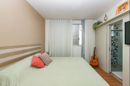 Apartamento à venda com 175m², 3 quartos e 2 vagas Apartamento à venda com 175m², 3 quartos e 2 vagasSuíte