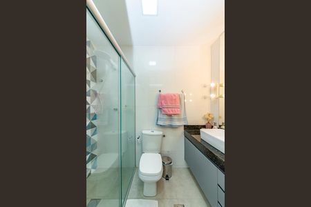 Apartamento à venda com 175m², 3 quartos e 2 vagas Apartamento à venda com 175m², 3 quartos e 2 vagasBanheiro da Suíte