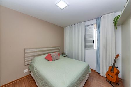 Apartamento à venda com 175m², 3 quartos e 2 vagas Apartamento à venda com 175m², 3 quartos e 2 vagasSuíte