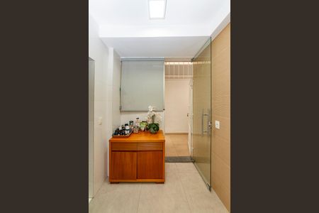 Apartamento à venda com 175m², 3 quartos e 2 vagas Apartamento à venda com 175m², 3 quartos e 2 vagasÁrea de Serviço