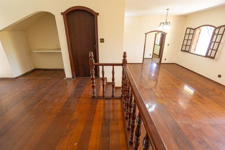 Casa à venda com 453m², 5 quartos e 8 vagas Casa à venda com 453m², 5 quartos e 8 vagasSala 2