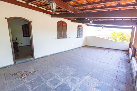 Casa à venda com 453m², 5 quartos e 8 vagas Casa à venda com 453m², 5 quartos e 8 vagasVaranda da Sala 3