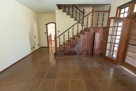 Casa à venda com 453m², 5 quartos e 8 vagas Casa à venda com 453m², 5 quartos e 8 vagasCopa