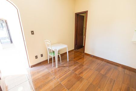 Casa à venda com 453m², 5 quartos e 8 vagas Casa à venda com 453m², 5 quartos e 8 vagasSuite