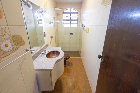 Casa à venda com 453m², 5 quartos e 8 vagas Casa à venda com 453m², 5 quartos e 8 vagasBanheiro 3