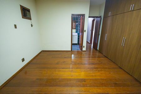 Casa à venda com 453m², 5 quartos e 8 vagas Casa à venda com 453m², 5 quartos e 8 vagasSuite 2