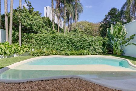 Casa à venda com 469m², 5 quartos e 4 vagas Casa à venda com 469m², 5 quartos e 4 vagasFoto 03