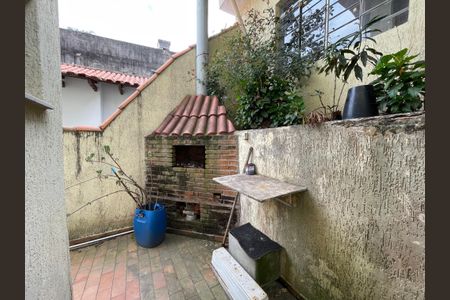 Casa à venda com 145m², 5 quartos e 2 vagas Casa à venda com 145m², 5 quartos e 2 vagasQuintal