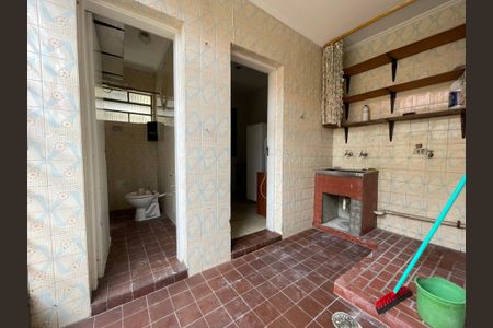 Casa à venda com 145m², 5 quartos e 2 vagas Casa à venda com 145m², 5 quartos e 2 vagasÁrea de Serviço