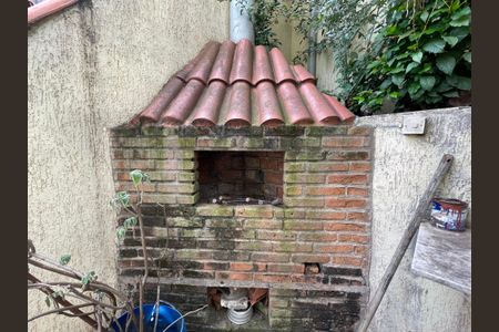 Casa à venda com 145m², 5 quartos e 2 vagas Casa à venda com 145m², 5 quartos e 2 vagasChurrasqueira