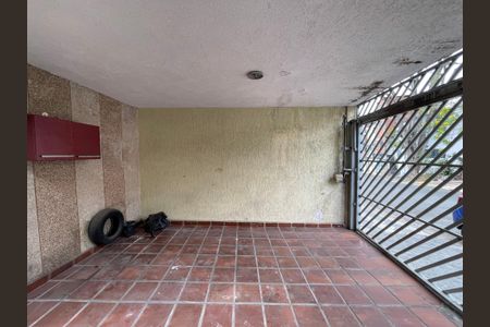 Casa à venda com 145m², 5 quartos e 2 vagas Casa à venda com 145m², 5 quartos e 2 vagasFachada