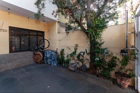Casa à venda com 130m², 2 quartos e 1 vaga Casa à venda com 130m², 2 quartos e 1 vagaGaragem