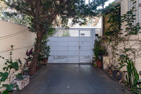 Casa à venda com 130m², 2 quartos e 1 vaga Casa à venda com 130m², 2 quartos e 1 vagaGaragem