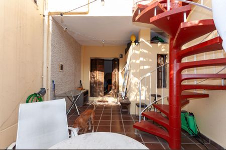 Casa à venda com 130m², 2 quartos e 1 vaga Casa à venda com 130m², 2 quartos e 1 vagaQuintal