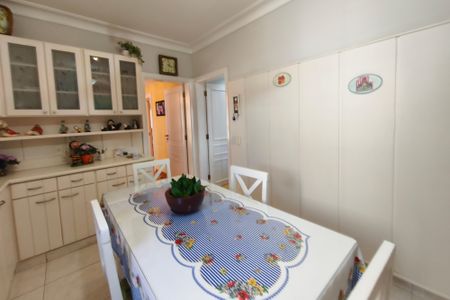 Apartamento à venda com 245m², 5 quartos e 4 vagasCopa